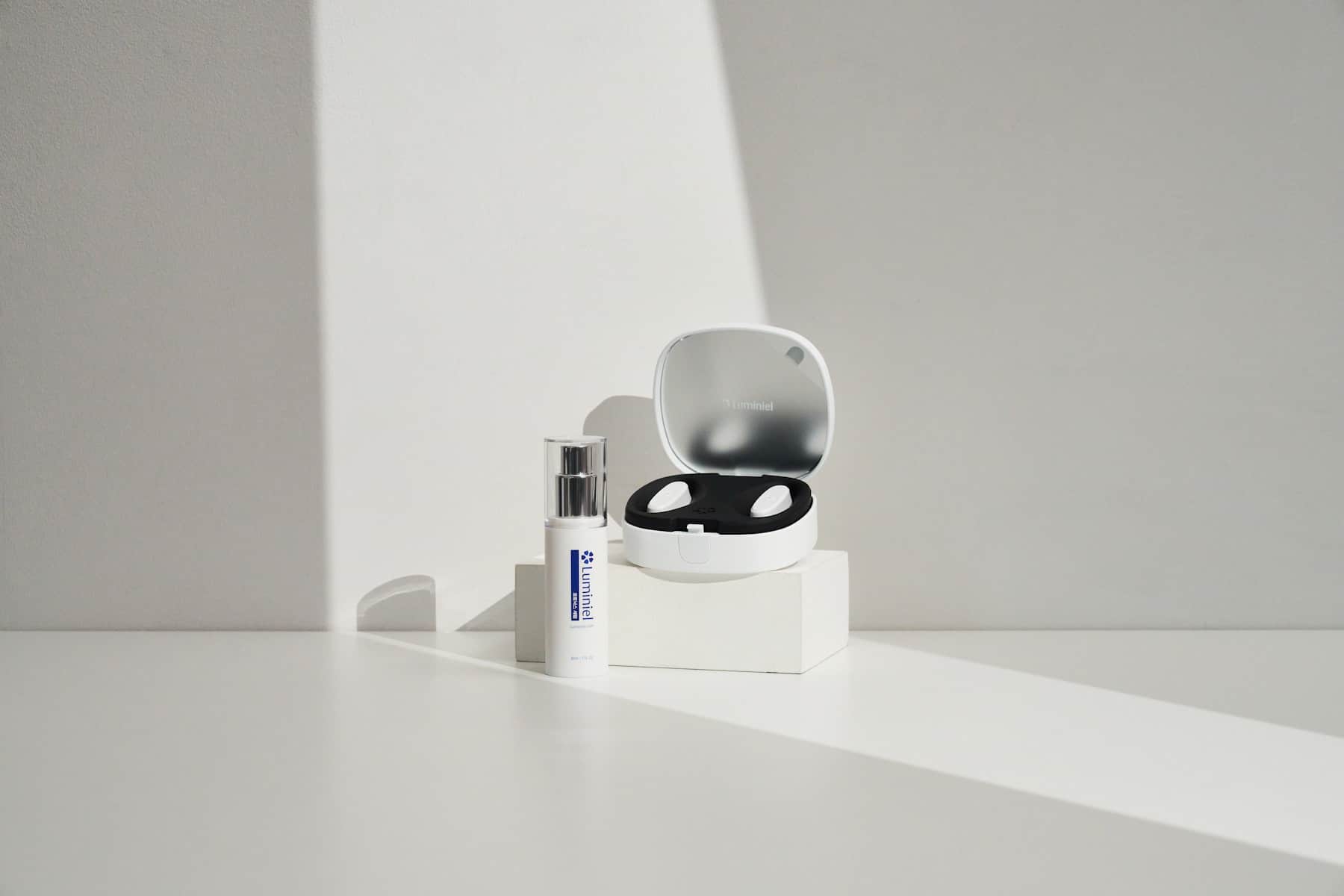 Luminiel-I: LED Eye Patch for Anti-Ageing, Sagging Skin & Dark Circles
